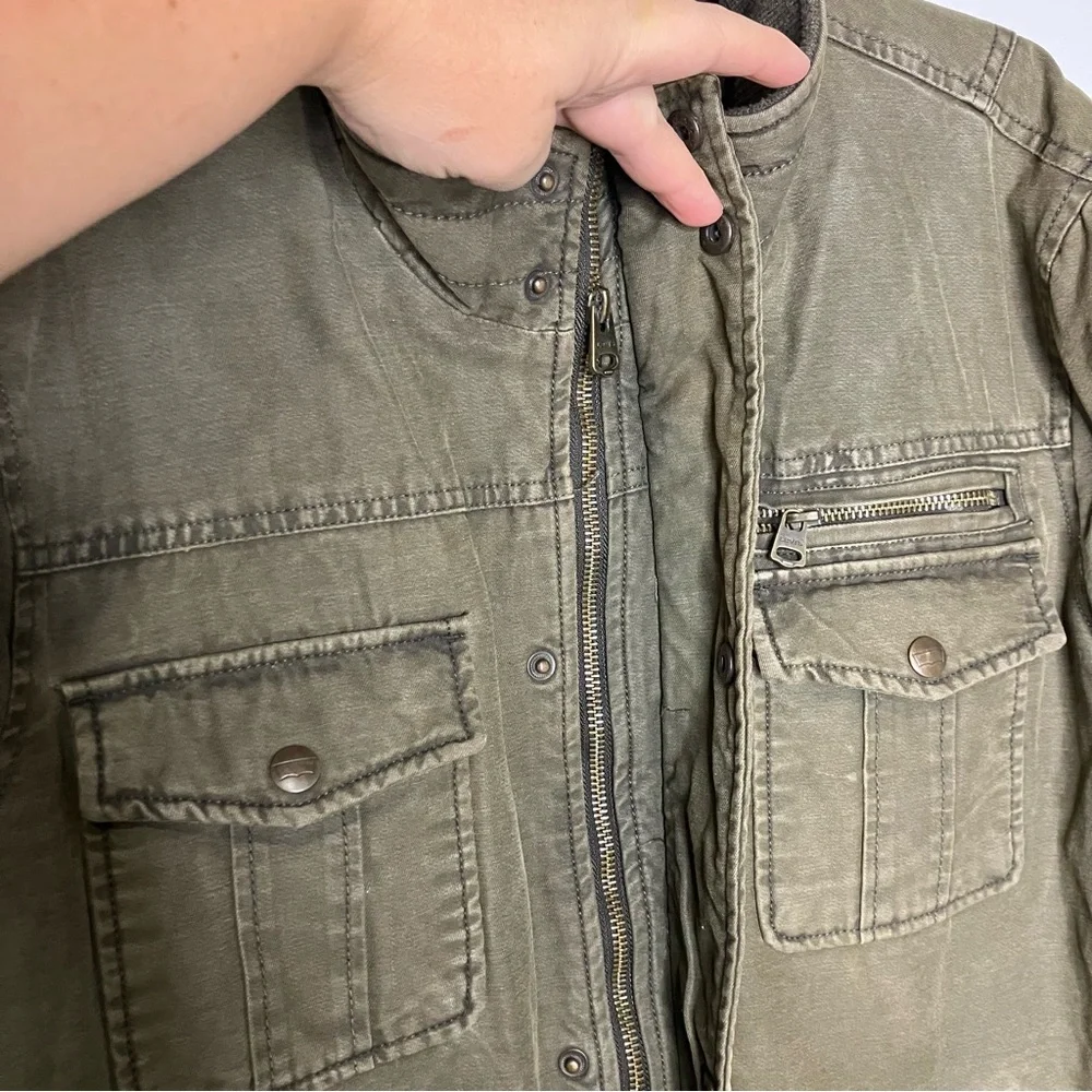 Levi’s mid weight utility jacket Olive men’s size large‎ full zip snaps trendy
